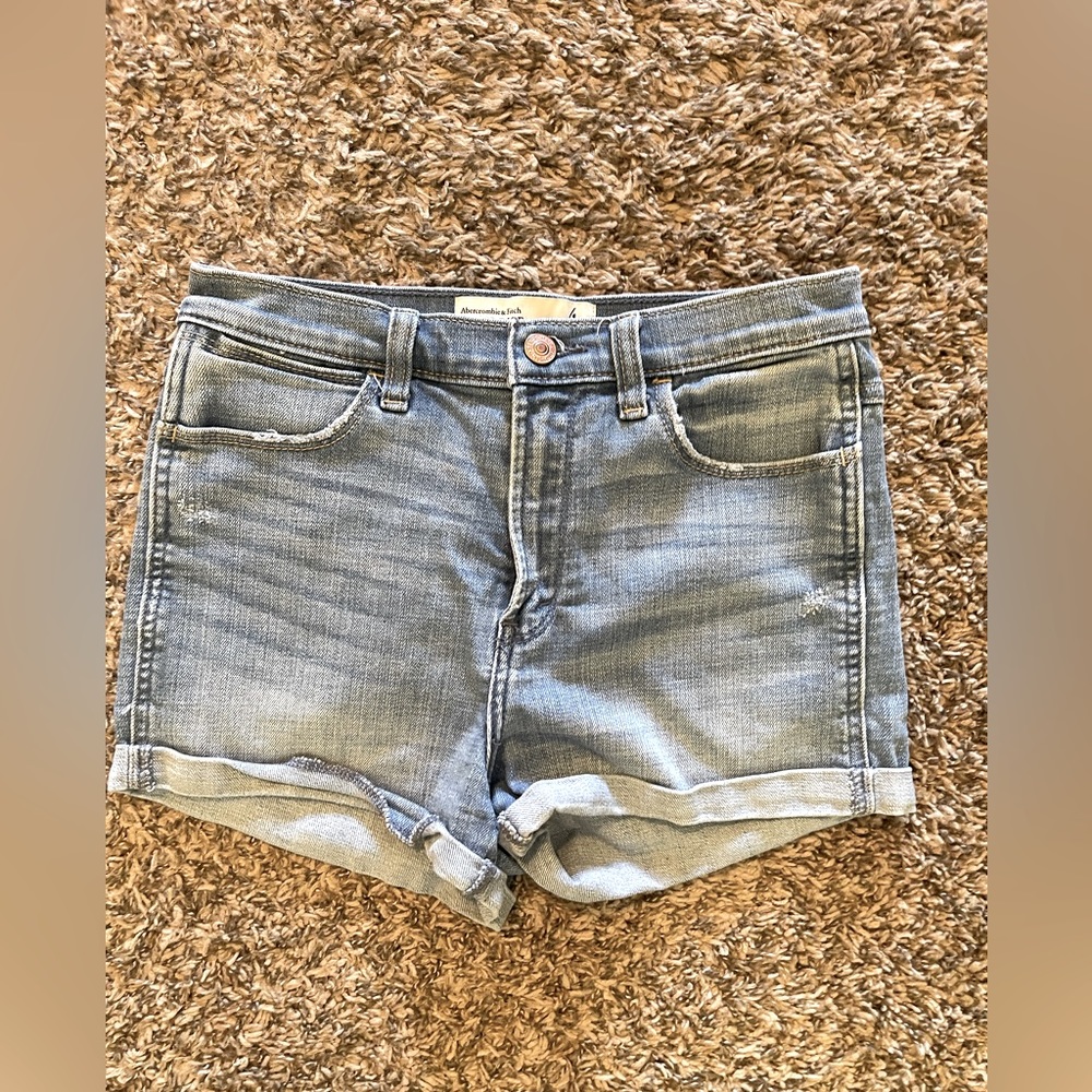 ABERCROMBIE & FITCH-high rise stretch shorts-size4